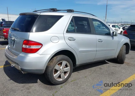 2006 Mercedes-Benz Ml 500 4Matic z USA, uszkodzony, nr VIN 4JGBB75E16A081153